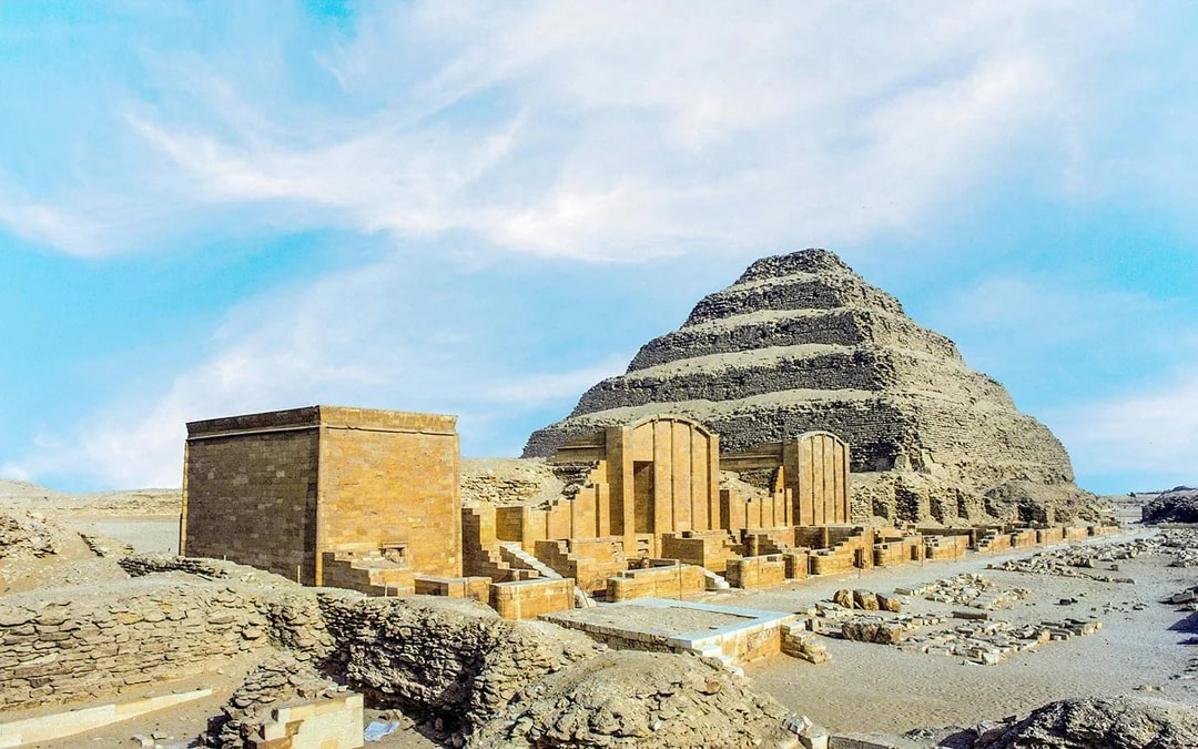 From Cairo: Full-Day Guided Tour of Giza Pyramids, Sphinx, Saqqara & Memphis with Entry Tickets, Lunch & Hotel Transfers Image 4