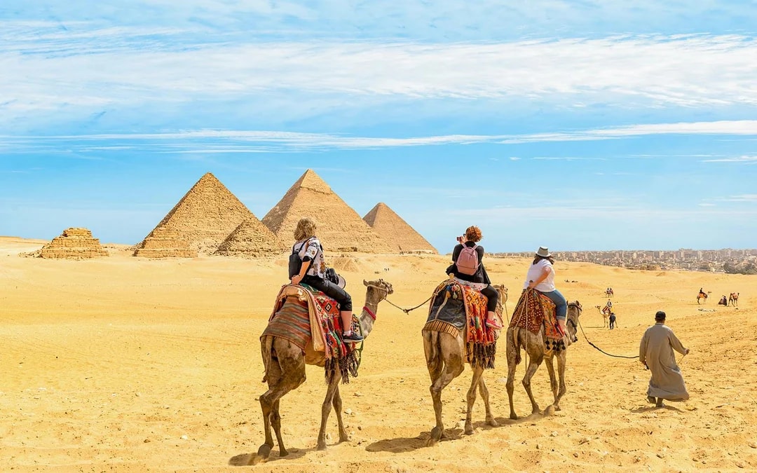 From Cairo: Half-Day Guided Tour of Giza Pyramids & Sphinx with Entry Tickets & Hotel Transfers Image 9