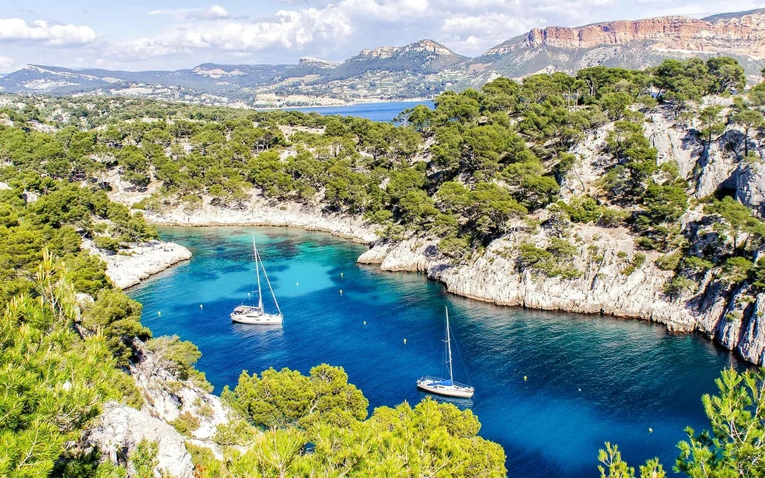 Calanques Exploration Sailing Cruise Image 6