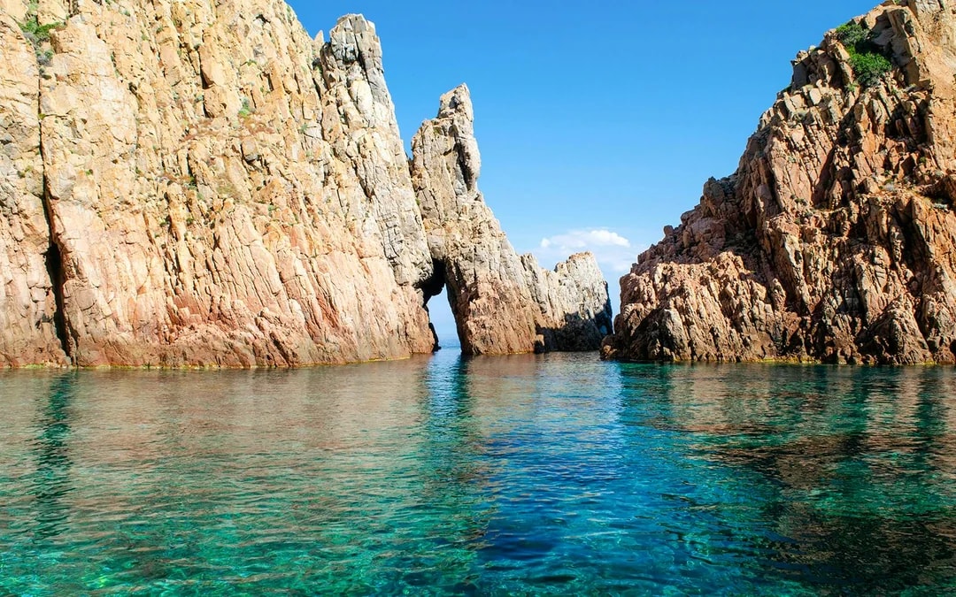 Calanques Exploration Sailing Cruise Image 7