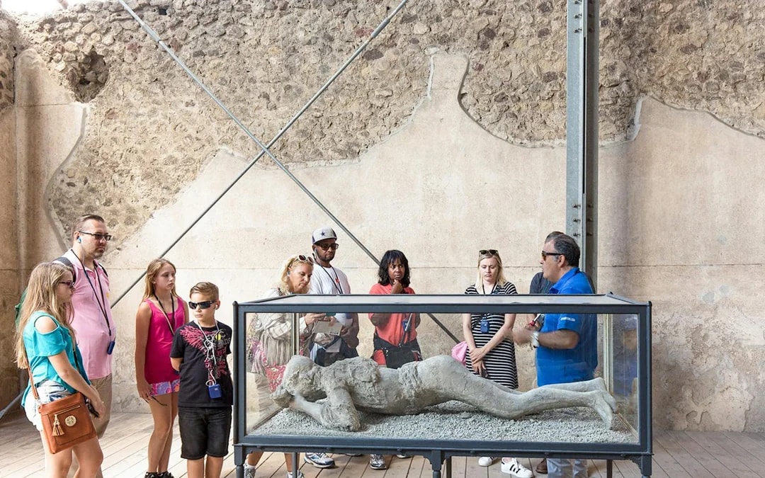 Campania Express One-Way Tickets: Naples to/from Pompeii Image 7