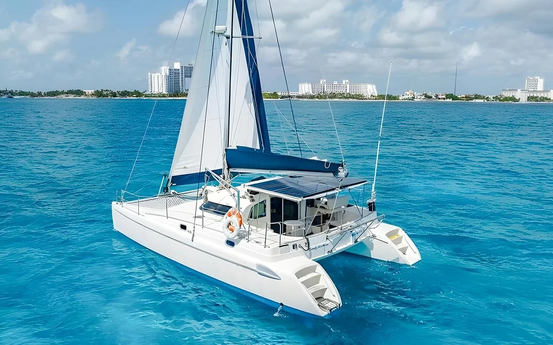 Private Isla Mujeres Catamaran Tour with Open Bar, Snorkelling and Buffet (10+ Guests) Image 6