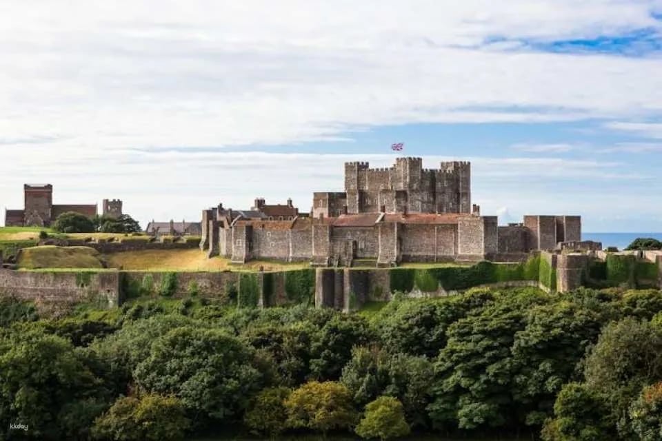 Canterbury, Dover Castle and White Cliffs Guided Day tour from London