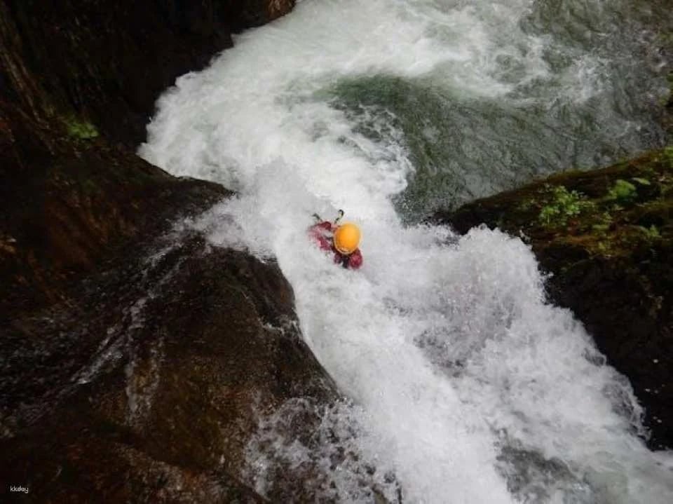 Canyoning beginner tour through the Alpenrosen Canyon