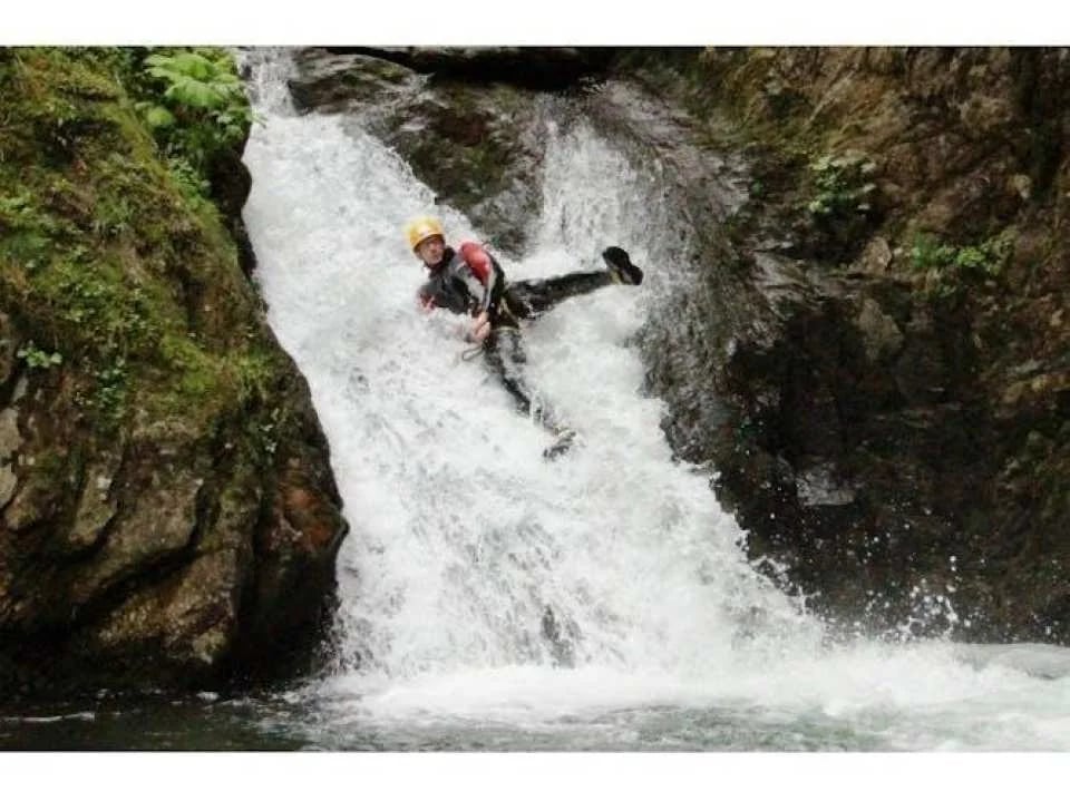 Canyoning beginner tour through the Alpenrosen Canyon