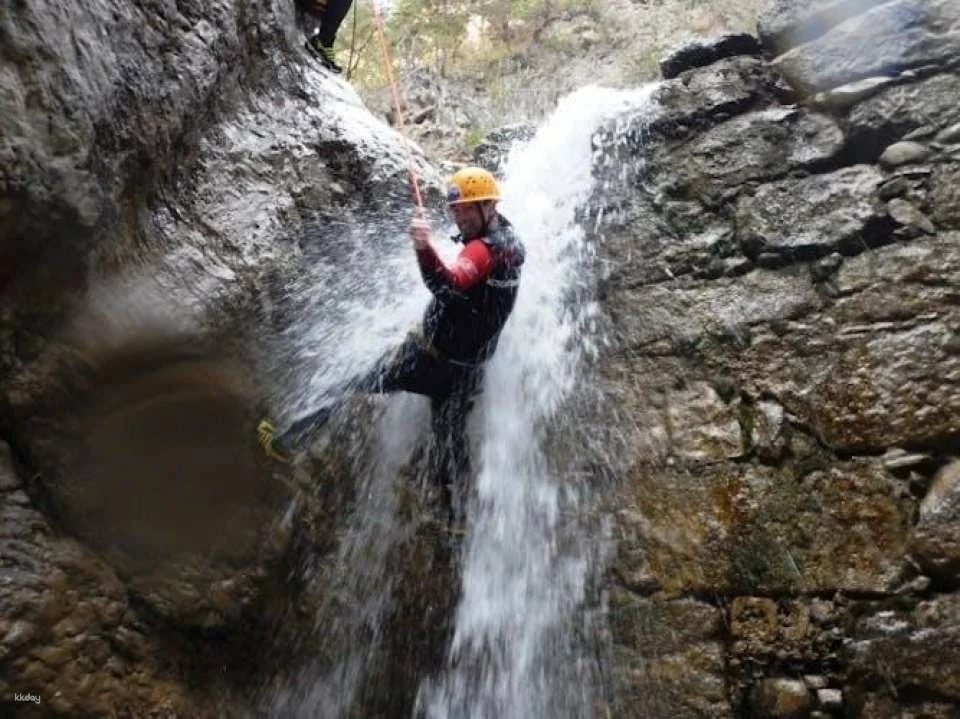 Canyoning beginner tour through the Hachle Canyon in Imst