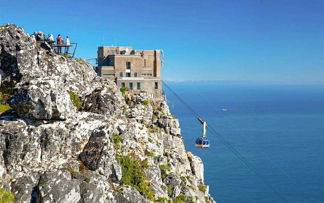 Cape Town: Full Day Peninsula Tour with Table Mountain, Cape Point and Penguins Image 1