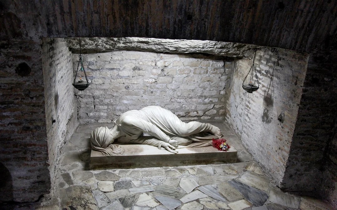 Capuchin Crypt, Christian Catacombs & San Martino ai Monti Tour with Transfers Image 3