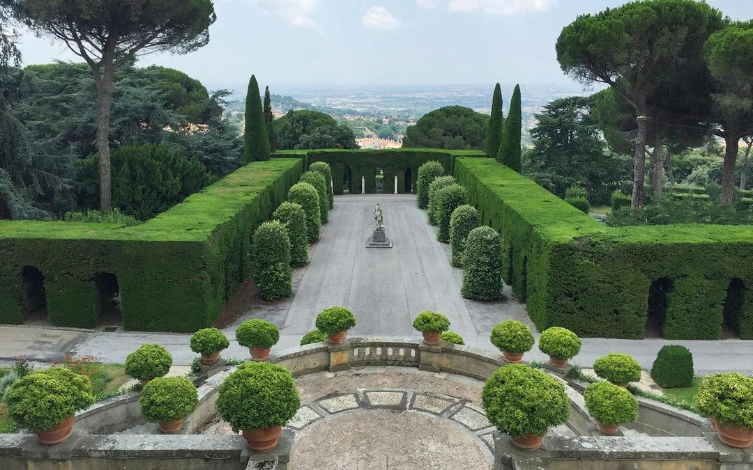 Castel Gandolfo Full Experience with Eco-Minibus Tour of Pontifical Gardens Image 7