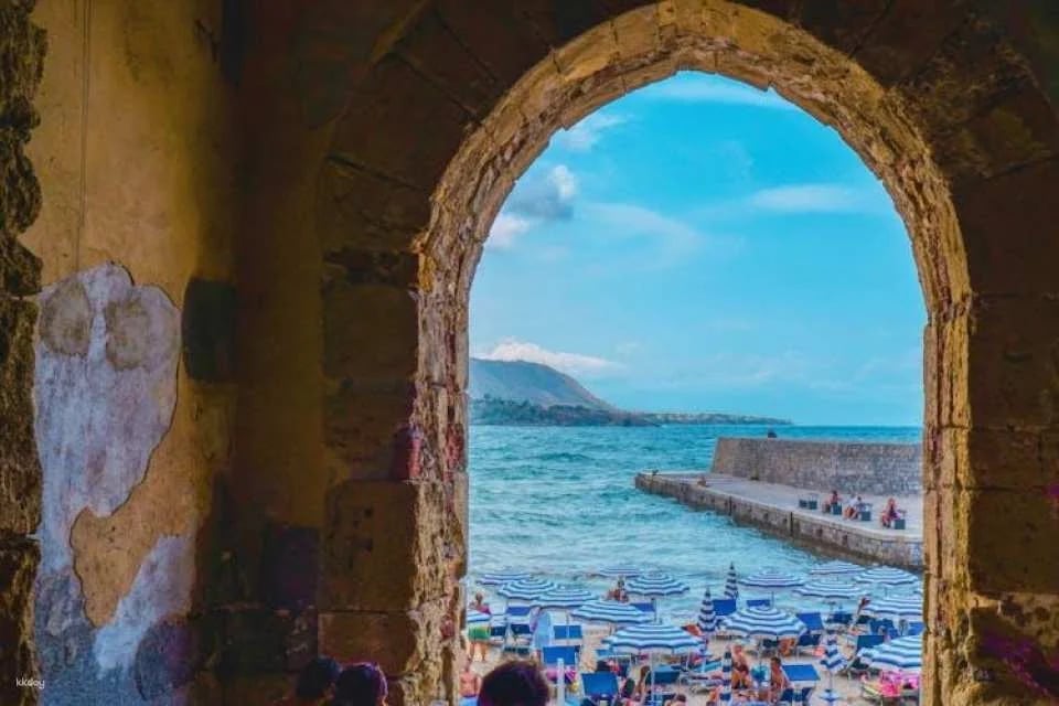 Cefalù and Monreale tour from Palermo with optional boat trip