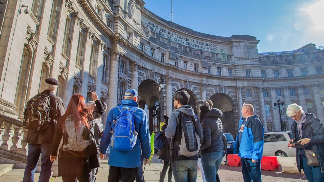 Tour group at Admiralty Arch, London, during Royal Walking Tour.