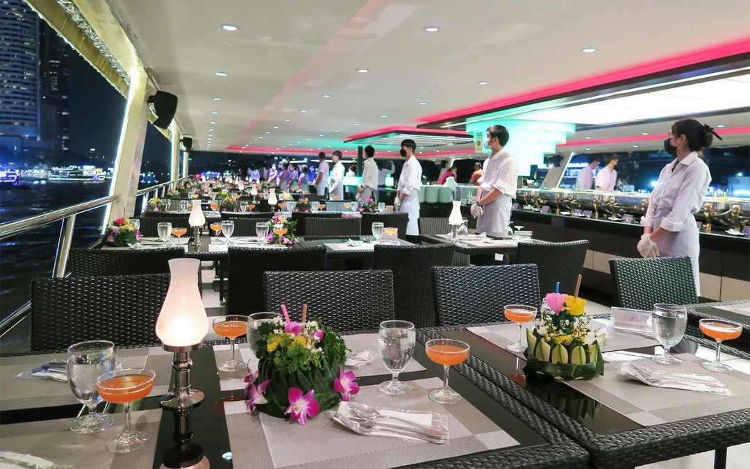 Chao Phraya Princess Cruise with Buffet Dinner & Live Music Image 7