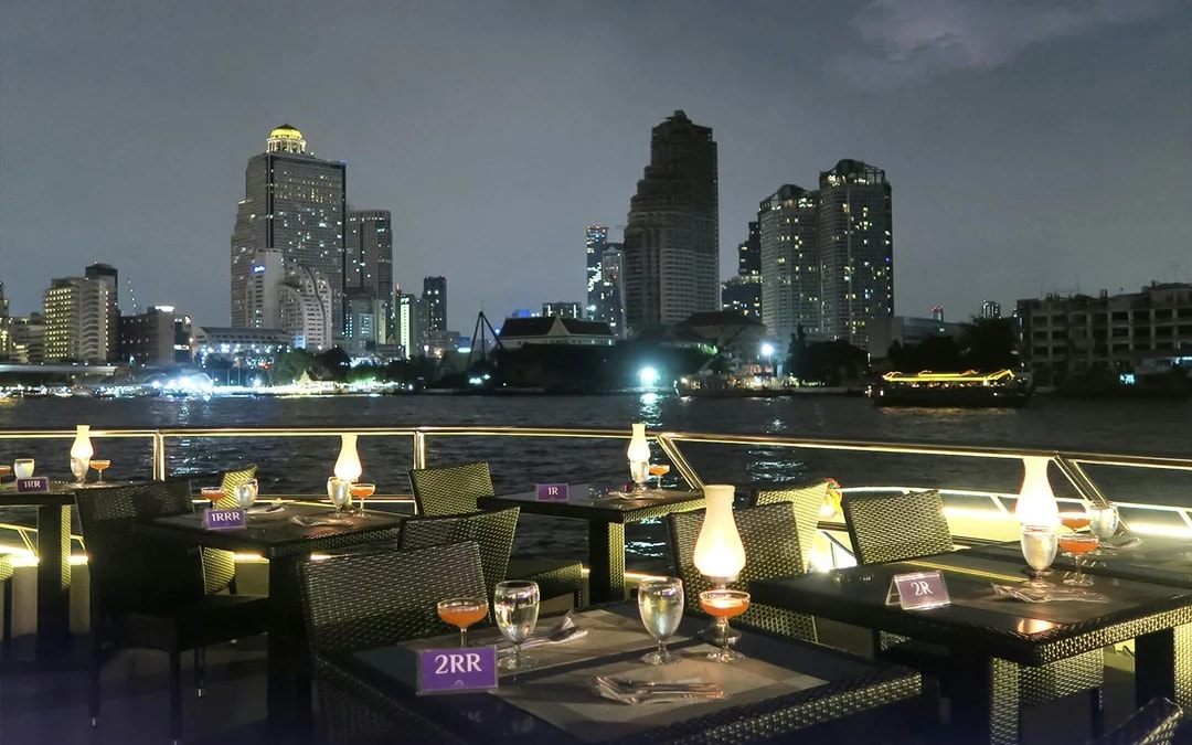 Chao Phraya Princess Cruise with Buffet Dinner & Live Music Image 9