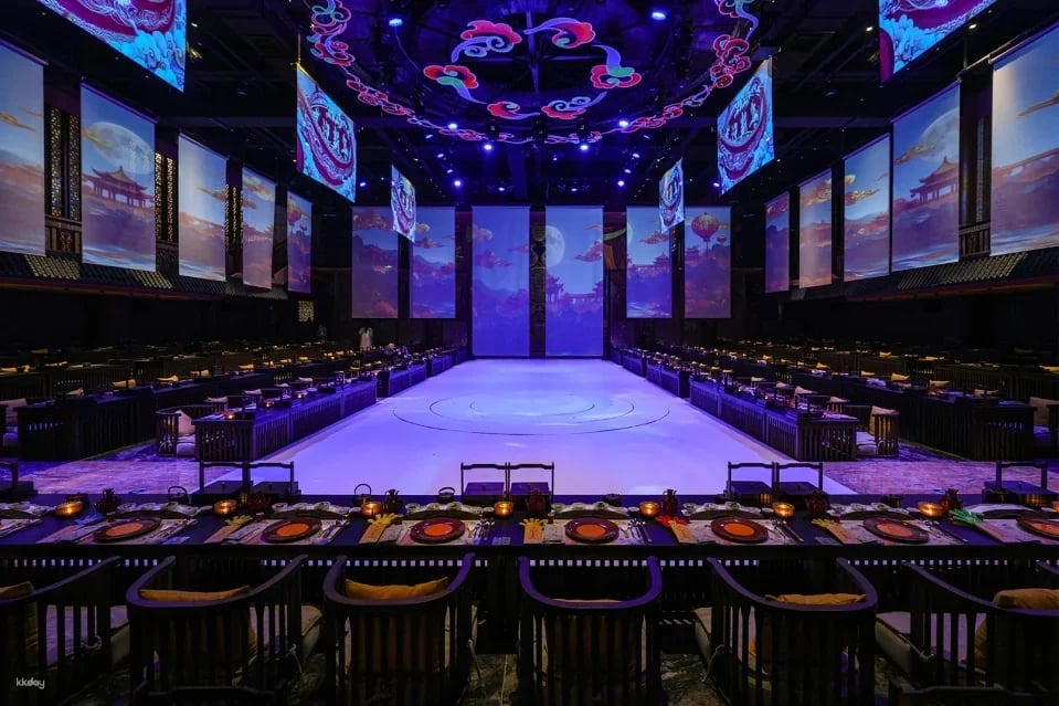 Chengdu Grand Tang Dynasty Feast Immersive Day (Dunhuang Flying Apsaras Performance + Imperial Delicacies Tasting + Hanfu Experience + Western Regions Whirlwind Dance Interaction + Travel Back to the Tang Dynasty Palace)