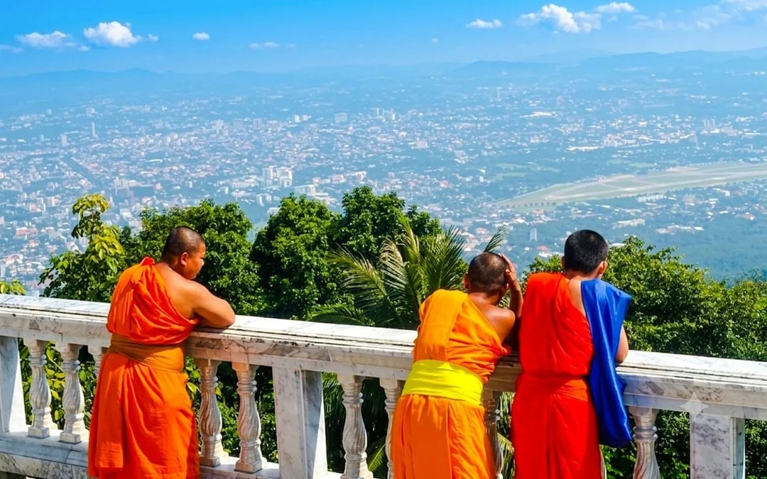 Chiang Mai Doi Suthep Temple and Wat Pha Lat Small-Group Guided Hike on Monk's Trail