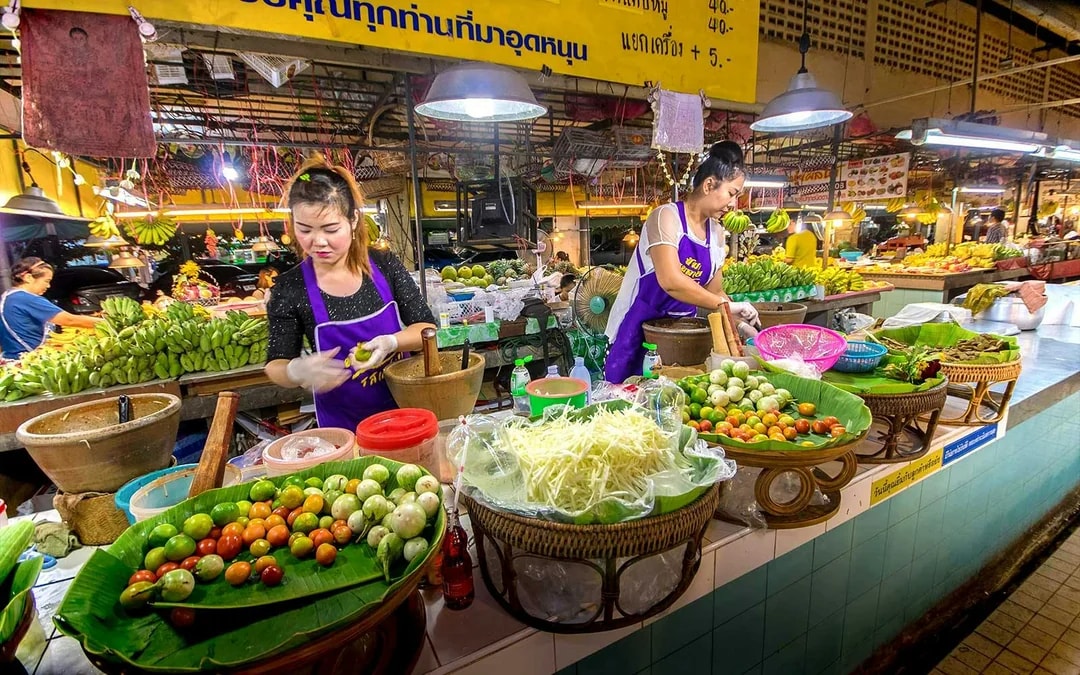 Chiang Mai Night Bike Tour Image 6