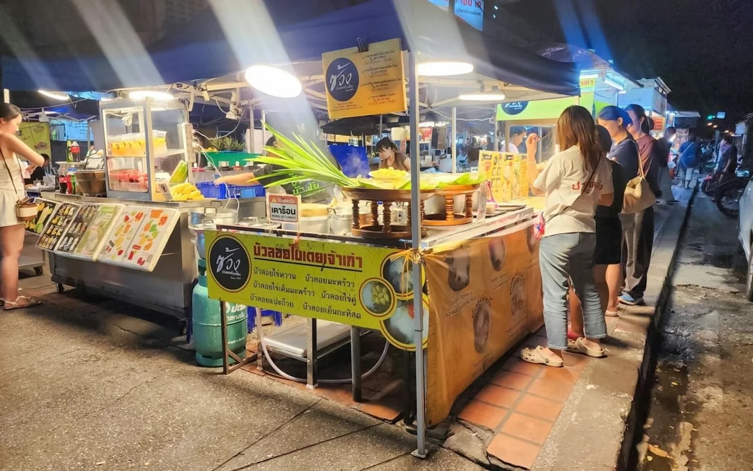 Chiang Mai Small-Group Night Market Street Food Walking Tour with Tastings Image 5