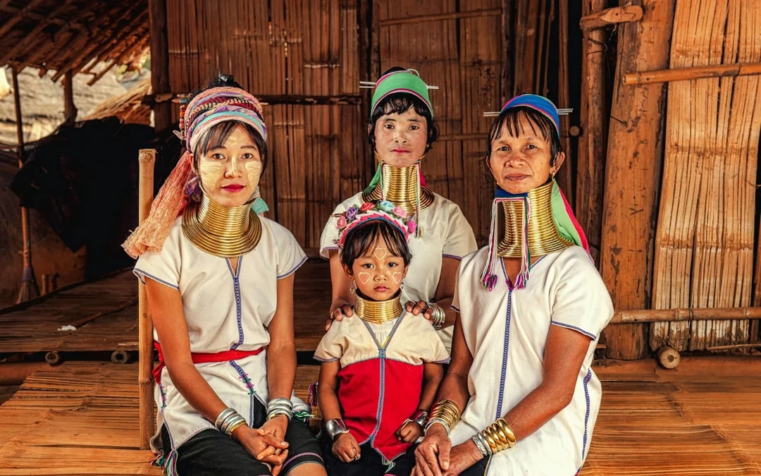 Chiang Rai Day Tour: White Temple, Blue Temple, Red Temple , Long Neck Village and Lalitta Café from Chiang Mai Image 8