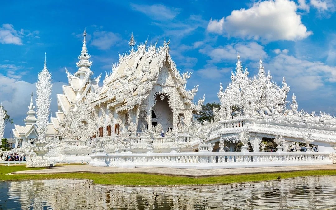 Chiang Rai Day Tour: White Temple, Blue Temple, Red Temple, Long Neck Village and Lalitta Café from Chiang Mai