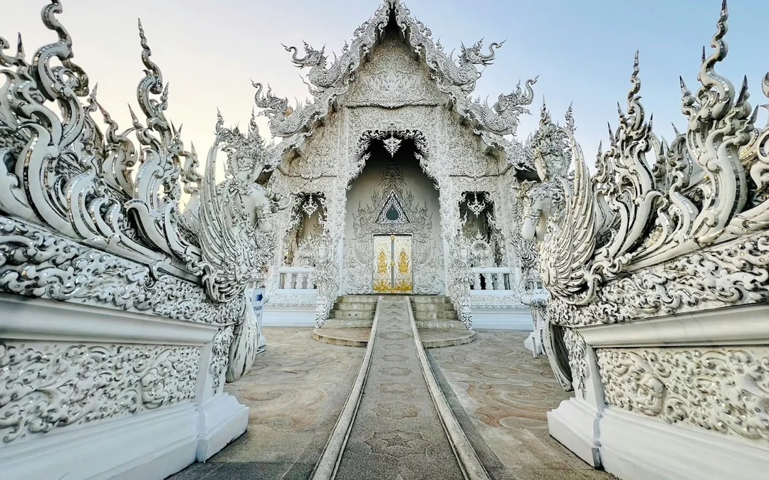 Chiang Rai Guided Tour: White Temple, Blue Temple & Black House Museum with Lunch & All Admissions Included Image 3
