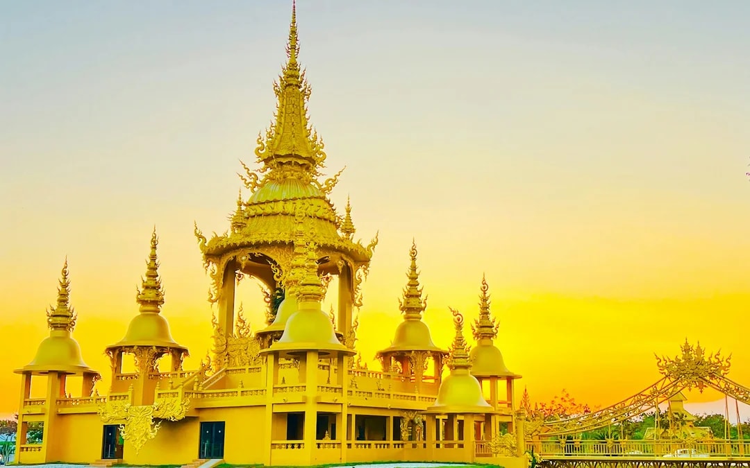 Chiang Rai Guided Tour: White Temple, Blue Temple & Black House Museum with Lunch & All Admissions Included Image 8