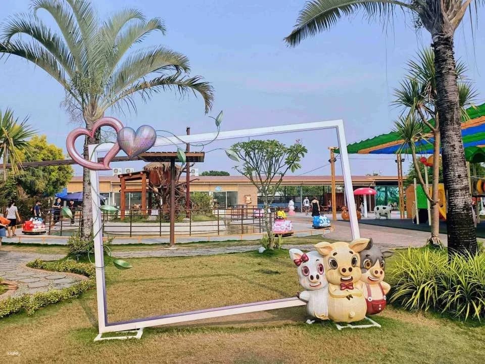 Chiayi | Three Little Pigs Tourist Farm Tickets