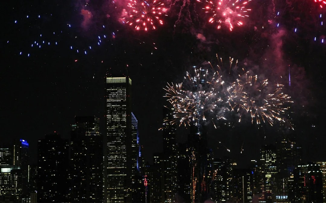 Chicago Fireworks Cruise Image 8