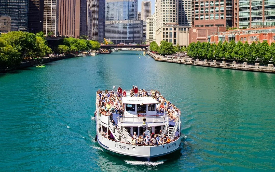 Chicago River Architecture Cruise Image 1