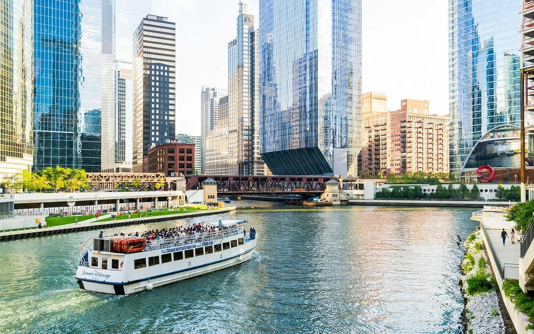Chicago River Architecture Cruise Image 1