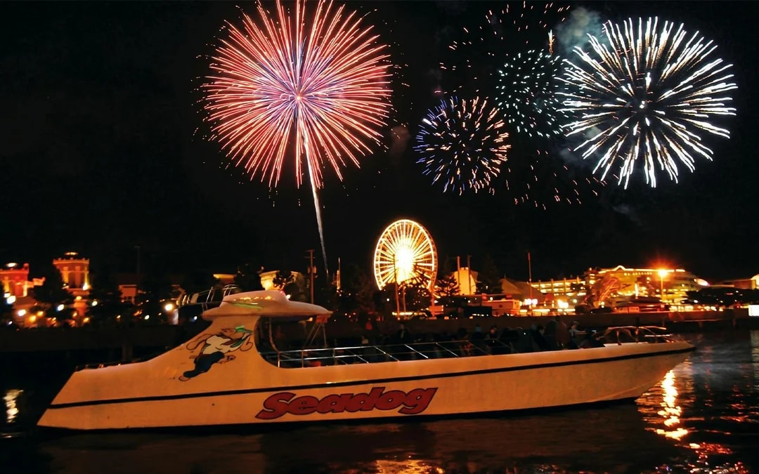 Chicago Sea Dog Fireworks Cruise on Lake Michigan Image 5