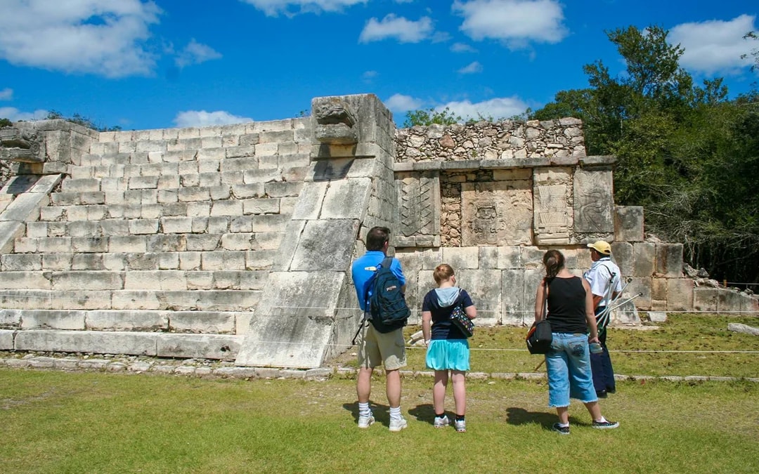 Chichén Itzá, Cenote and Archaeological Sites Tour with Lunch Image 6
