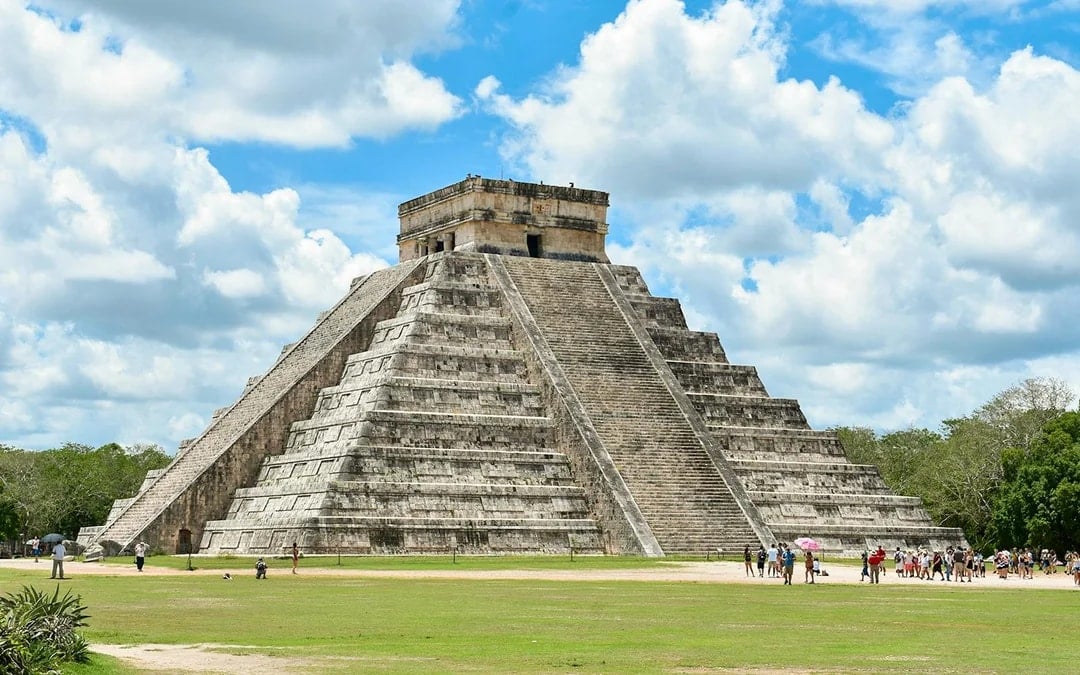 Chichén Itzá Skip-the-Line Ticket + Guided Tour (All Taxes Inclusive) Image 1