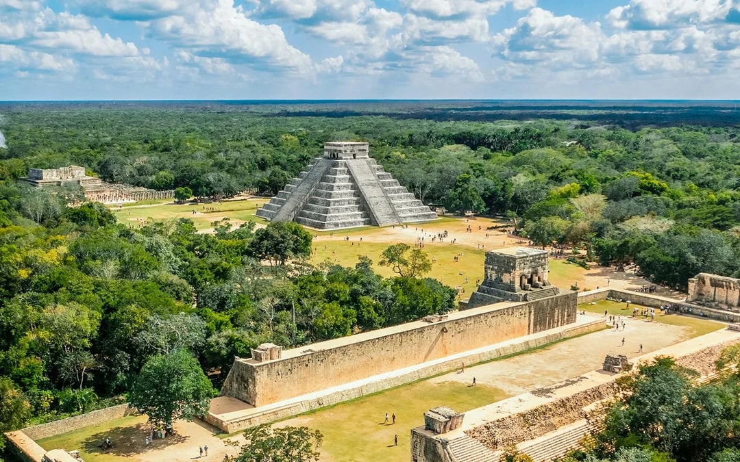Chichén Itzá Skip-the-Line Ticket + Guided Tour (All Taxes Inclusive) Image 11