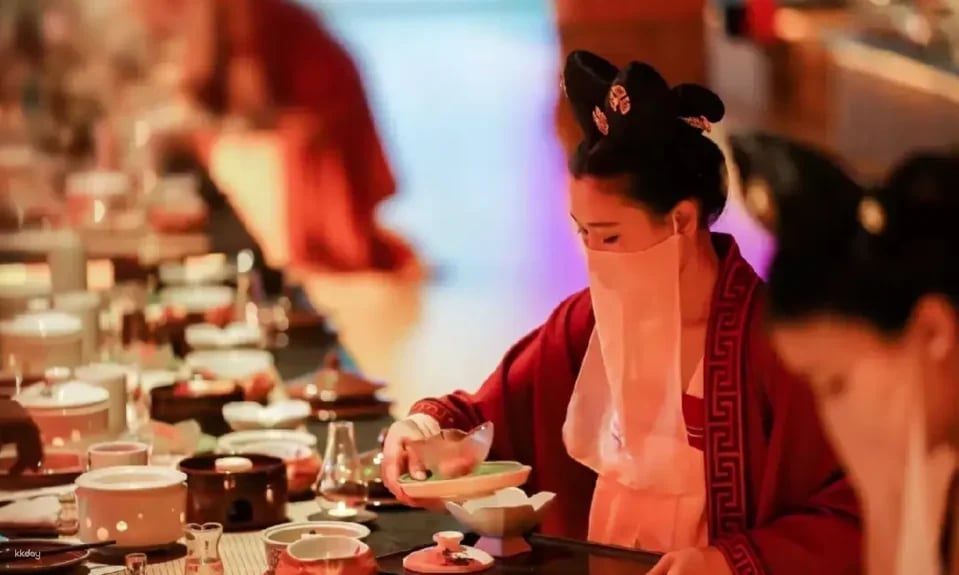 China - Beijing Palace Banquet (Traditional Chinese performance, imperial audio-visual feast, palace banquet, exquisite dishes)