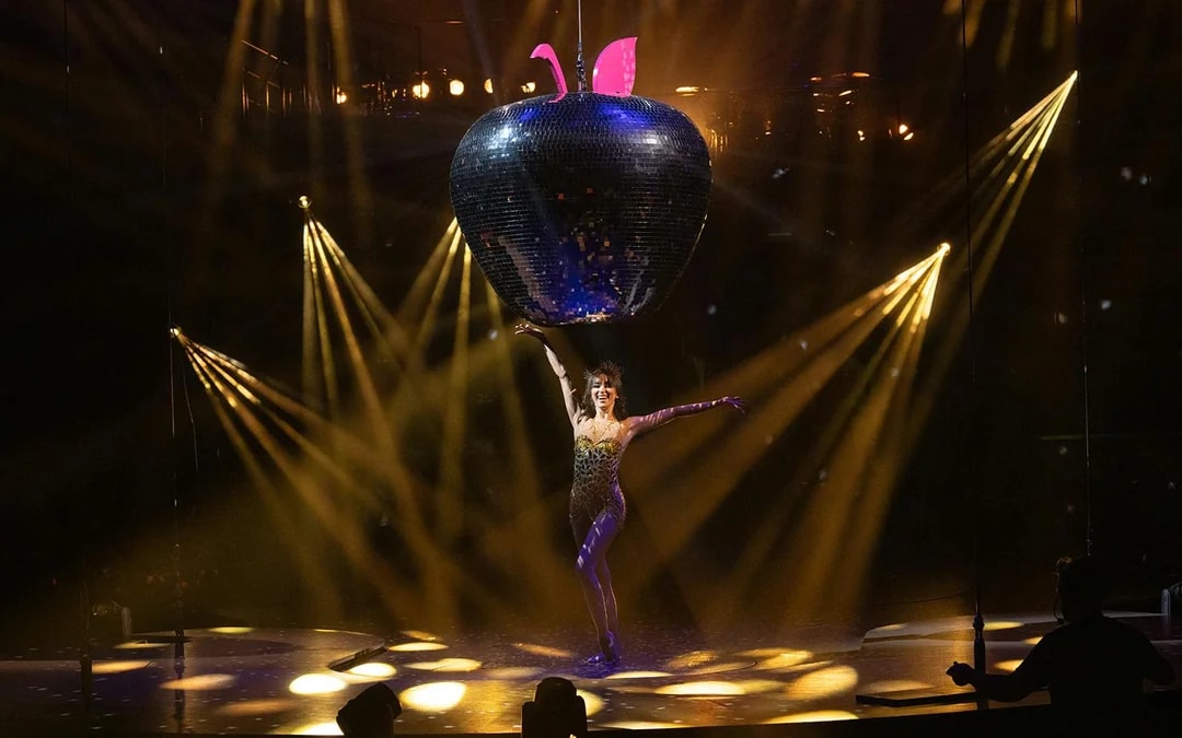 Cirque du Soleil Mad Apple: Las Vegas Image 8