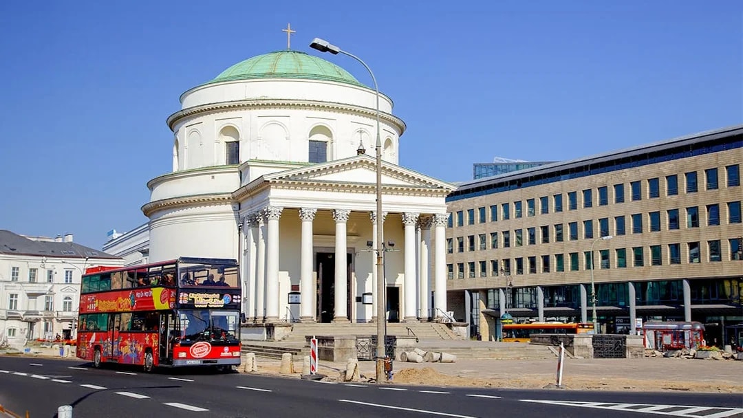 Hop-On Hop-Off bus in front of St. Alexander's Church, Warsaw.