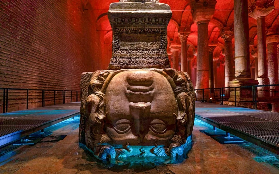 Combo: Basilica Cistern + Hagia Sophia + Blue Mosque Skip-the-Line Tickets with Optional Guided Tour Image 9