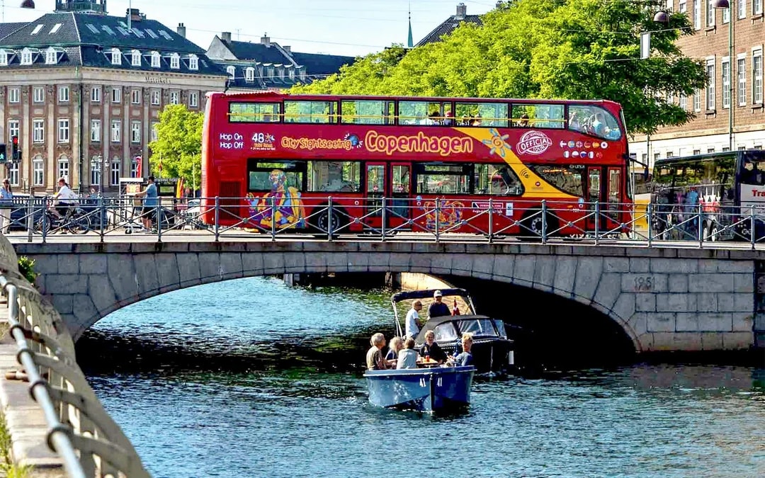 Combo: Copenhagen Hop-on Hop-off Bus Tour + Canal Cruise Tickets Image 2