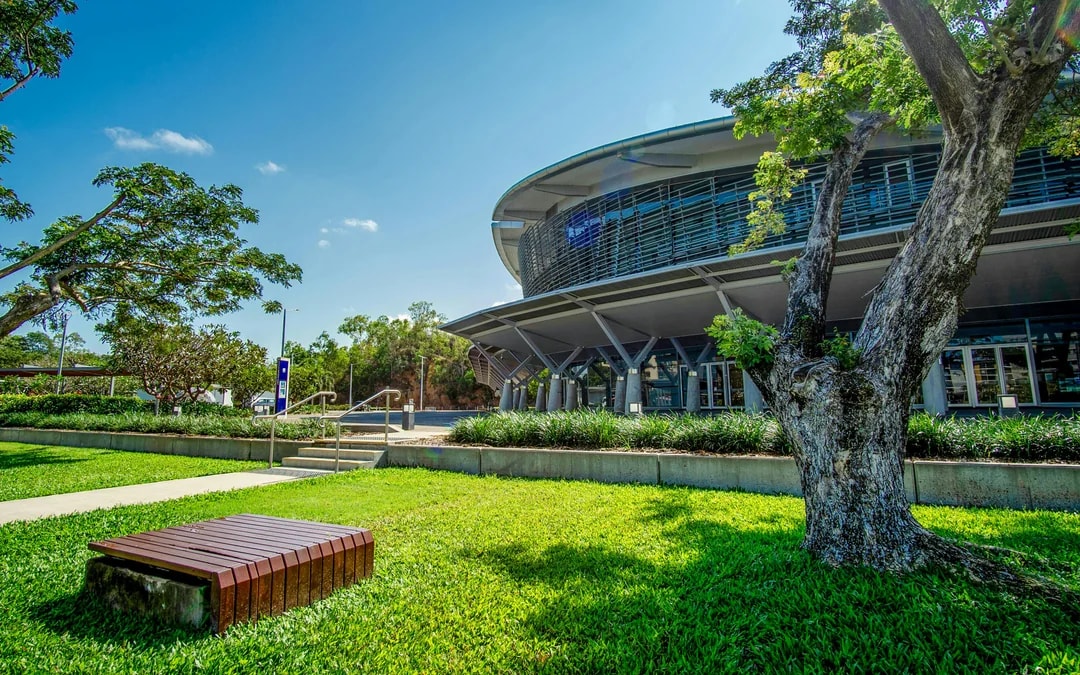 Combo: Darwin Hop-on Hop-off Bus Tour + Crocosaurus Cove Tickets + RFDS Facility Tickets Image 3