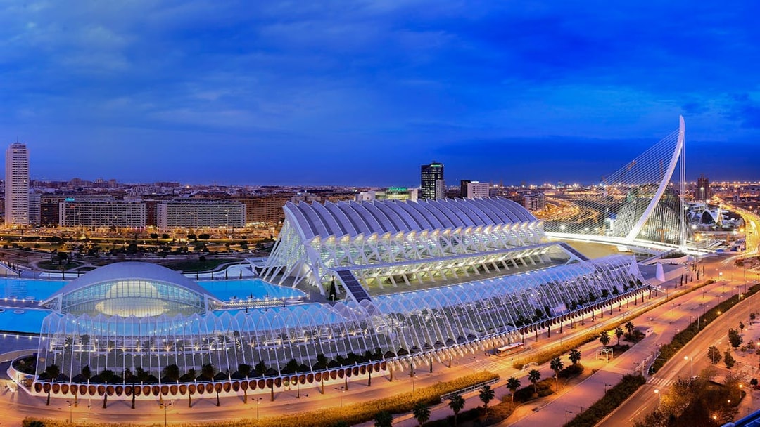 Hemisfèric and Science Museum in Valencia at dusk, showcasing modern architecture.