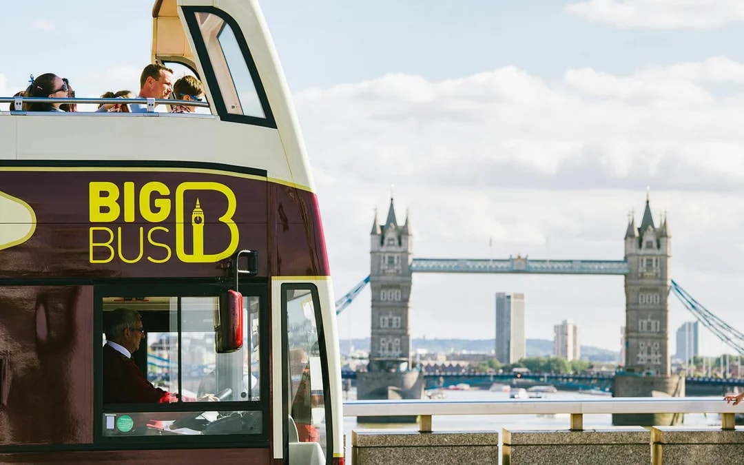 Combo: London Eye Tickets + Hop-on Hop-off Bus Tour + Thames River Cruise Image 3