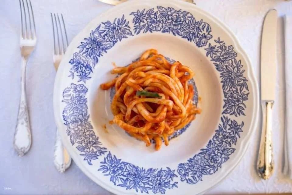 Cooking class and tasting at a Cesarina's home in Bologna