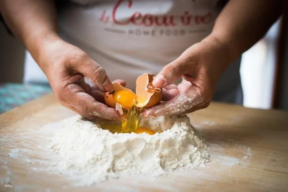 Cooking class and tasting at a Cesarina's home in Bologna