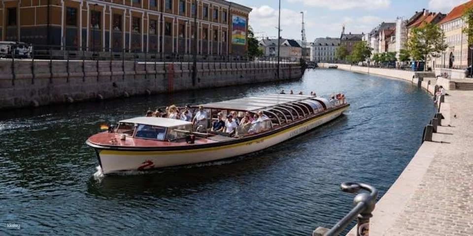 Copenhagen card-HOP with 40+ attractions and hop-on hop-ff bus