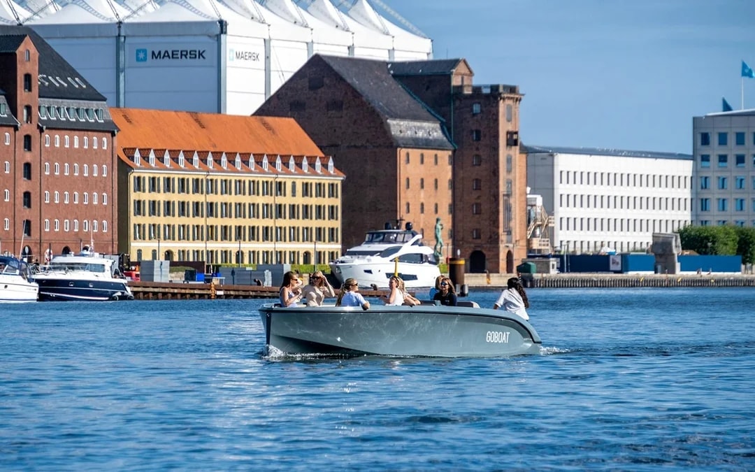 Copenhagen Small Group Canal Cruise on Electric Boats Image 5