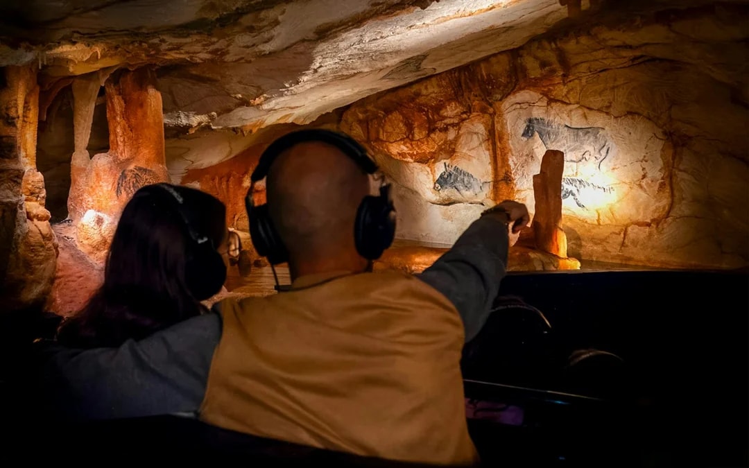 Cosquer Cave Entry Ticket + City Tour With Audio Guide Image 4
