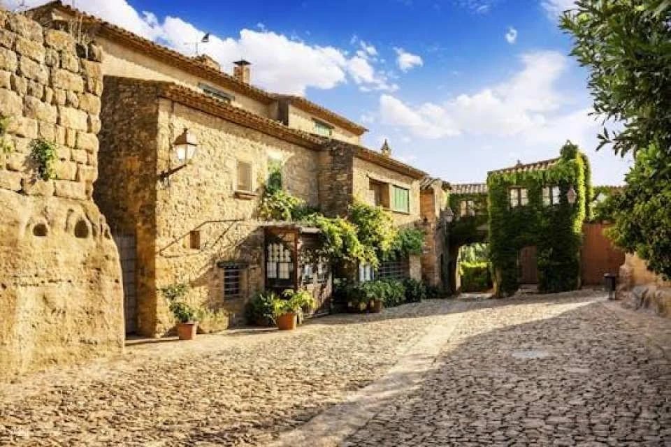 Costa Brava Medieval tour