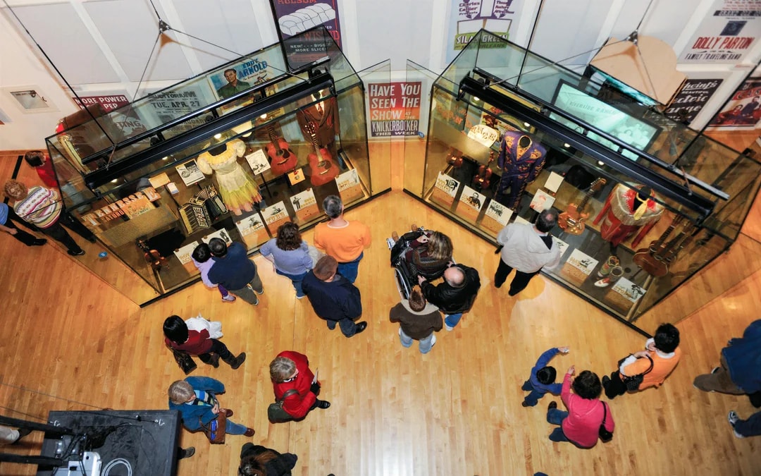 Combo: Country Music Hall of Fame and Museum General Admission + Historic RCA Studio B Tour Image 6