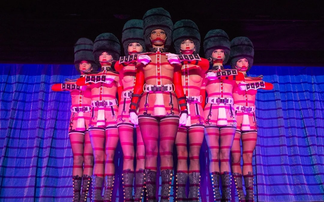 Crazy Horse Show Tickets Image 1