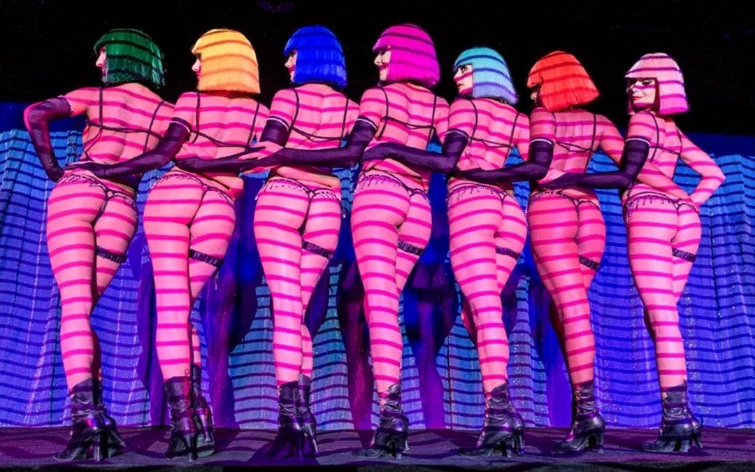 Crazy Horse Show Tickets  Image 10